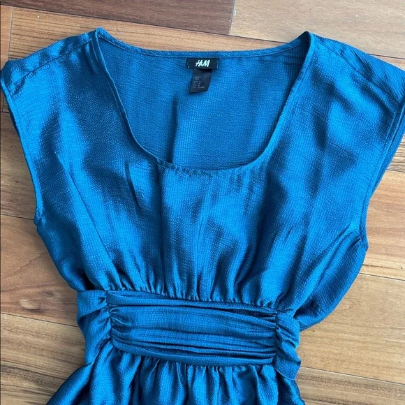 H&M dress - Picture 2 of 10